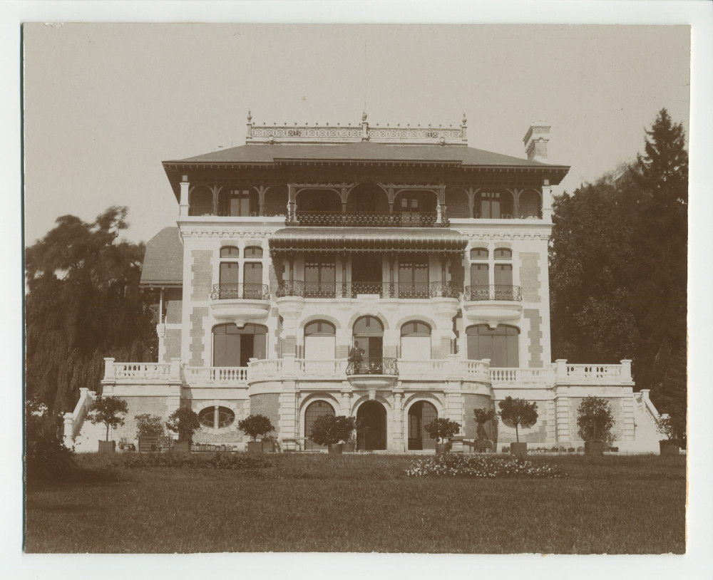 Photographie de la villa de Riond-Bosson depuis le sud – tirage brun sur carton