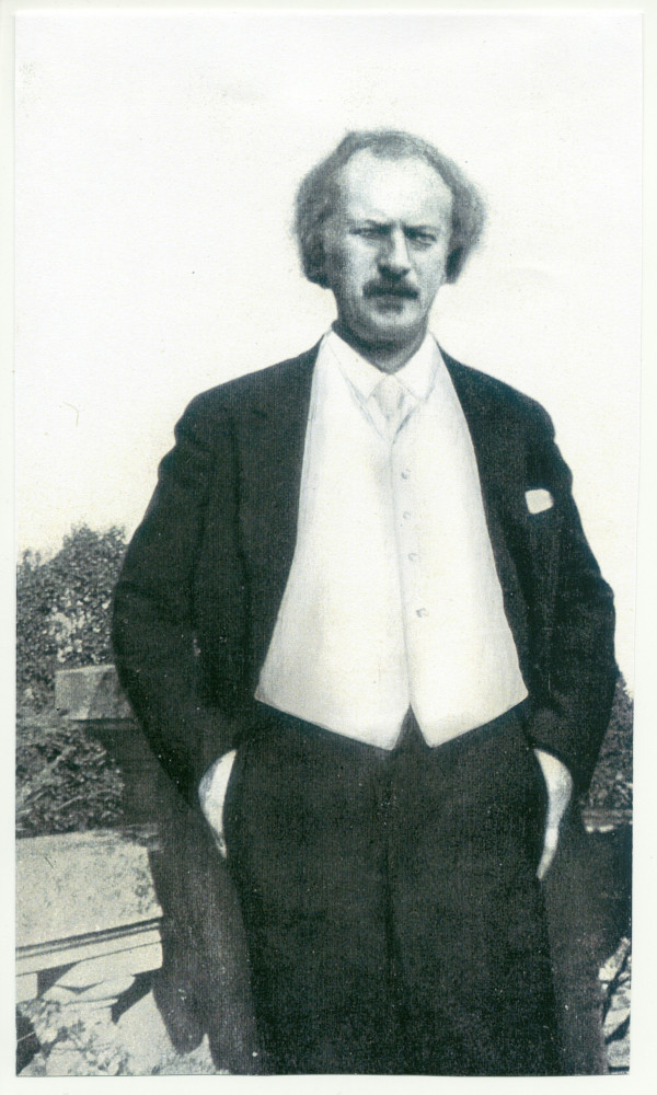 Photographie de Paderewski sur la terrasse de Riond-Bosson en 1925