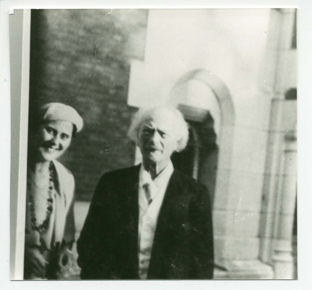 Photographie de Paderewski avec la cantatrice Marguerite Rosset sur la terrasse de Riond-Bosson