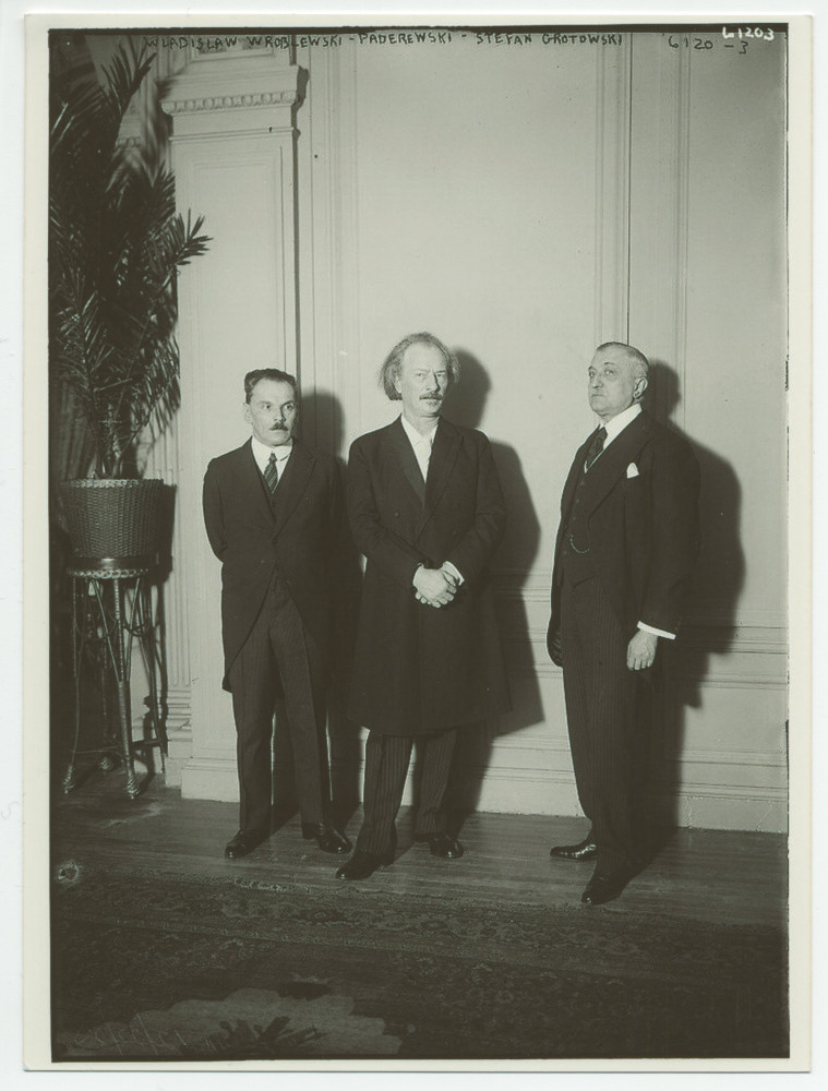 Reportage photographique réalisé à Milwaukee (Wisconsin) en 1923 lors de la remise de décorations à des Polonais d'Amérique (civiles et militaires) qui se sont distingués durant la Grande Guerre