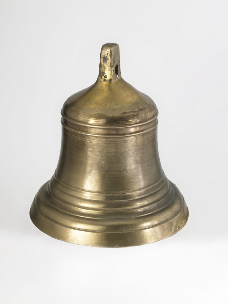 La cloche du jardin de la propriété de Riond-Bosson récupérée avant son dynamitage par l'armée en 1965-1966