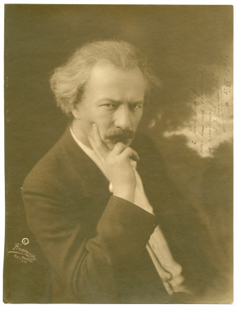 Photographie de Paderewski par le studio Hartsook en 1924, dédicacée «à Jean Schafer, avec tous mes souhaits les meilleurs, IJP, 27 novembre 1926»