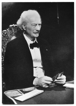 Photographie de Paderewski jouant au bridge dans le film «Moonlight Sonata»