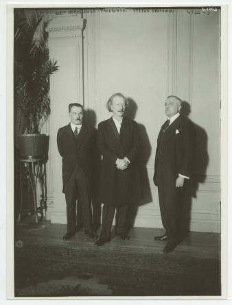 Reportage photographique réalisé à Milwaukee (Wisconsin) en 1923 lors de la remise de décorations à des Polonais d'Amérique (civiles et militaires) qui se sont distingués durant la Grande Guerre