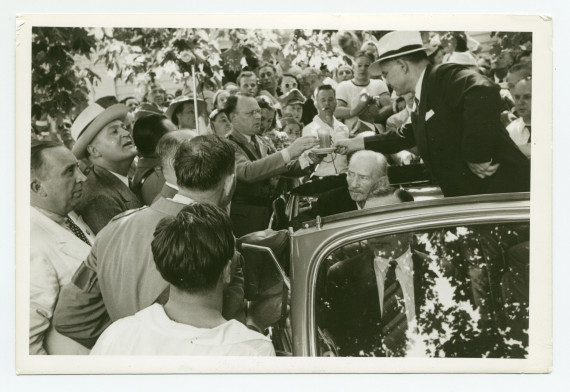 Reportage photographique réalisé à l'occasion du dernier discours prononcé par Paderewski à Oak Ridge (New Jersey), le 22 juin 1941, devant des vétérans polonais de la Première Guerre mondiale