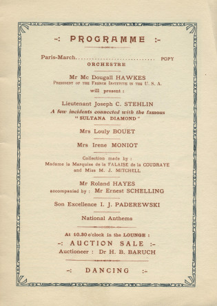 Libretto (bilingue français-anglais) de la Fête de bienfaisance organisée le 3 novembre 1925 à bord du paquebot «Paris» au profit des Sociétés de secours aux naufragés et Œuvres d'assistance patronnées par la Compagnie générale transatlantique (f-k)