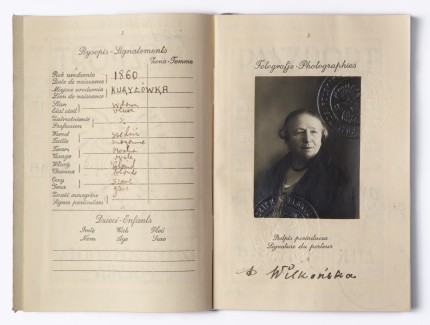 Passeport d'Antonina Wilkonska Paderewska, établi en 1936 par le Consultat de la République de Pologne à Berne