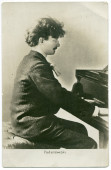 Carte postale de Paderewski au piano – photographie d'Elliott & Fry prise vers 1890 au moment de ses débuts à Londres – éditée par l'Union postale universelle