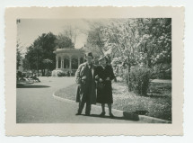Photographie du pianiste polonais Józef Turczynski et de son épouse Janina (née Grochowalska, cantatrice), prise lors d'une tournée au Tessin