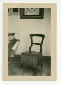 Photographie de la fameuse chaise de piano de Paderewski à Riond-Bosson