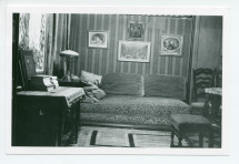 Photographie du «wagon-lit» d'Antonina Wilkonska à Riond-Bosson, petite chambre sans fenêtres, située entre le hall et le cabinet des trophées