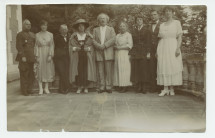 Photographie de groupe sur la terrasse de Riond-Bosson