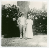 Photographie de Paderewski avec sa sœur Antonina Wilkonska devant Riond-Bosson