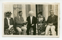 Photographie d'Ernest Schelling, son épouse, Paderewski, Fritz Kreisler et son épouse, sur la terrasse de Riond-Bosson