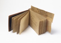 Album d'autographes recueillis lors de la réception organisée par Paderewski le 7 janvier 1941 au Luncheon du Lotos Club de New York en l'honneur de sa sœur Antonina Wilkonska, en présence notamment du maire Fiorella H. LaGuardia